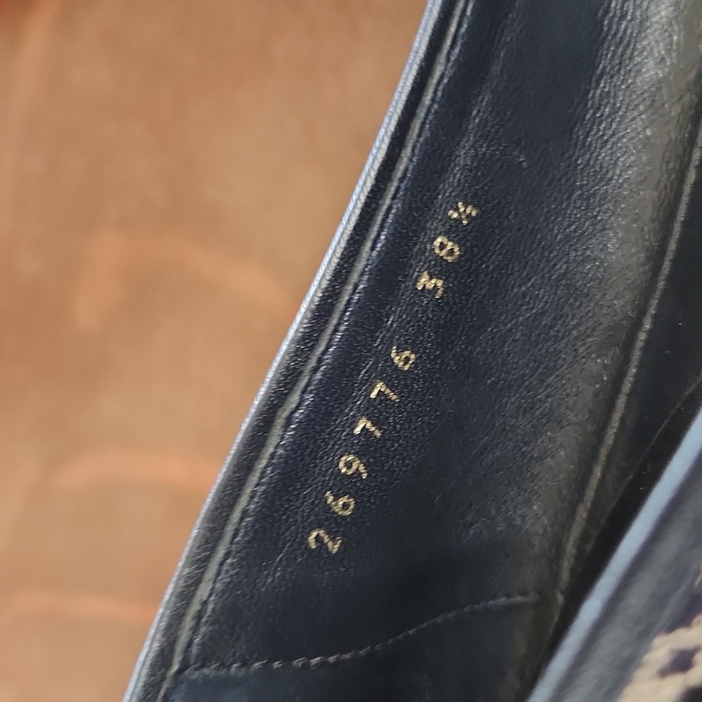 Auth Gucci Logo Flats 8.5 WITH BOX - Picture 16 of 16